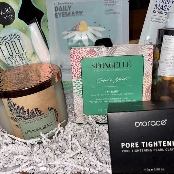 Spongellé Gardenia Hand Cream and Skincare Set - Picture 2 of 3